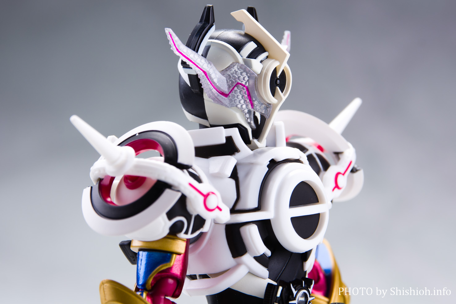 レビュー】 S.H.Figuarts 仮面ライダーエボル ブラックホールフォーム