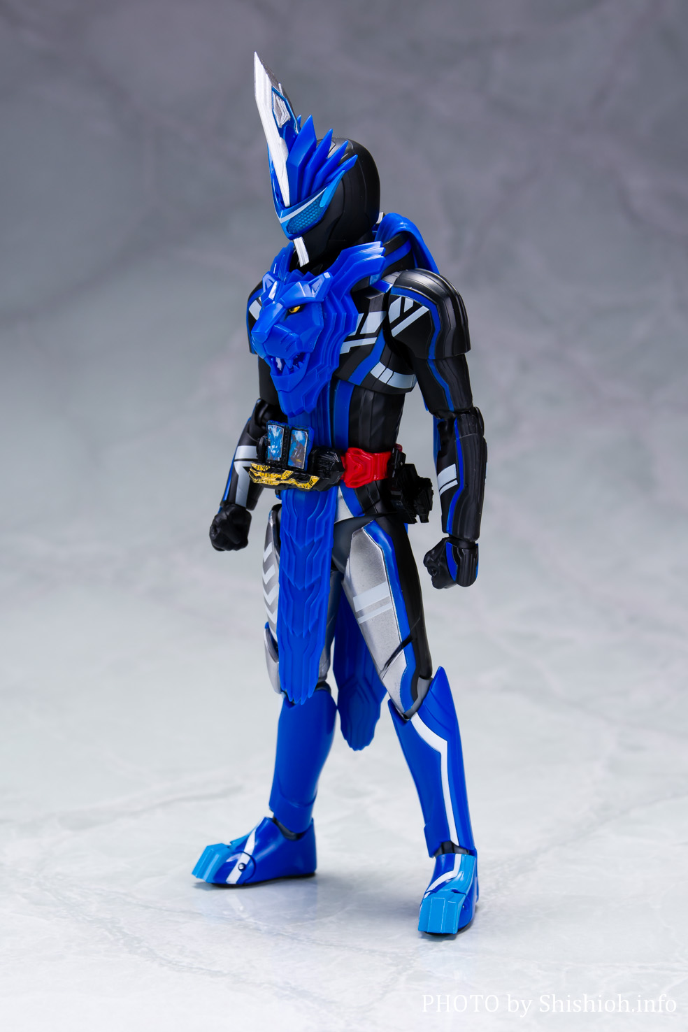 レビュー】 S.H.Figuarts 仮面ライダーブレイズ ライオン戦記