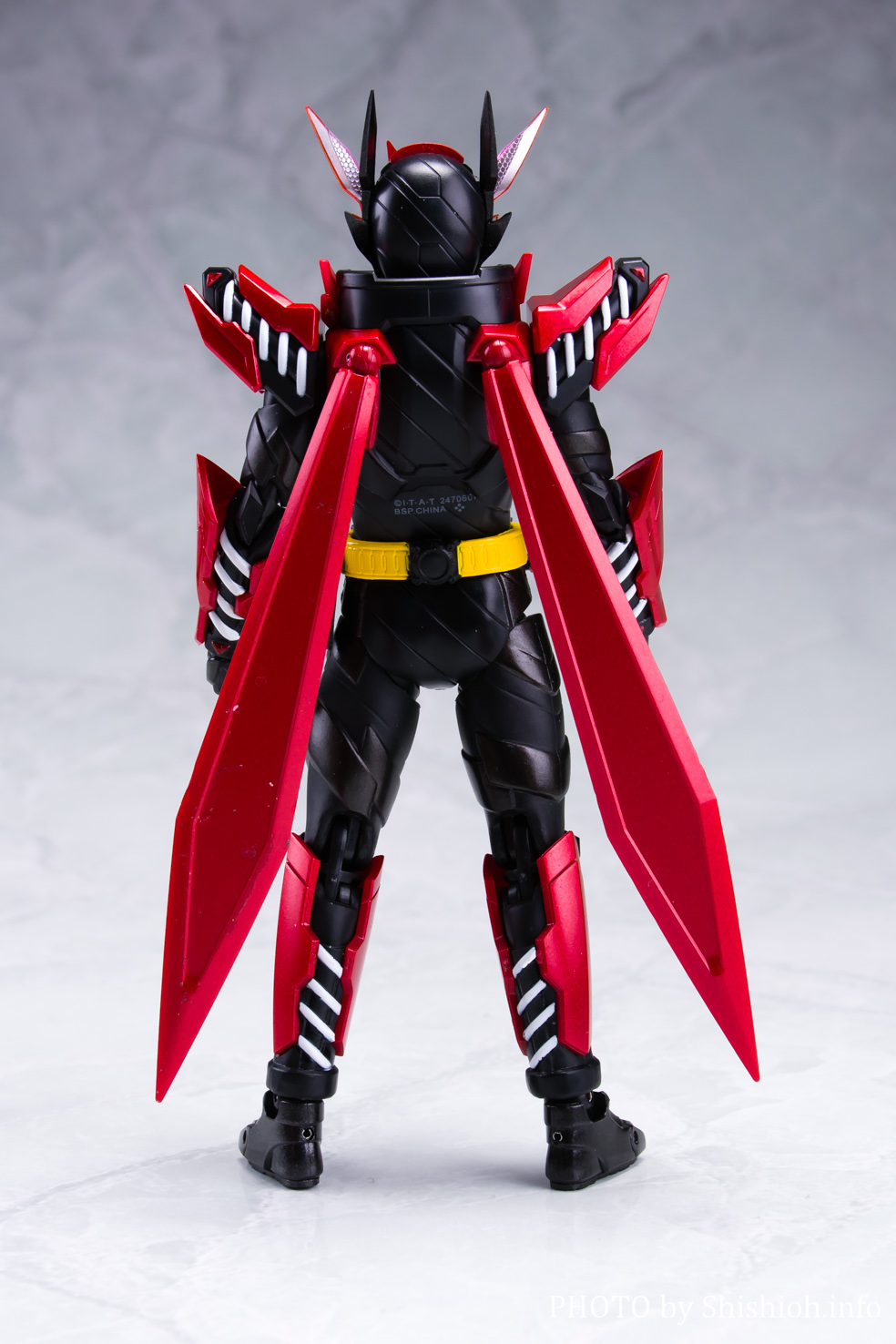 レビュー】 S.H.Figuarts 仮面ライダービルド ラビットラビットフォーム