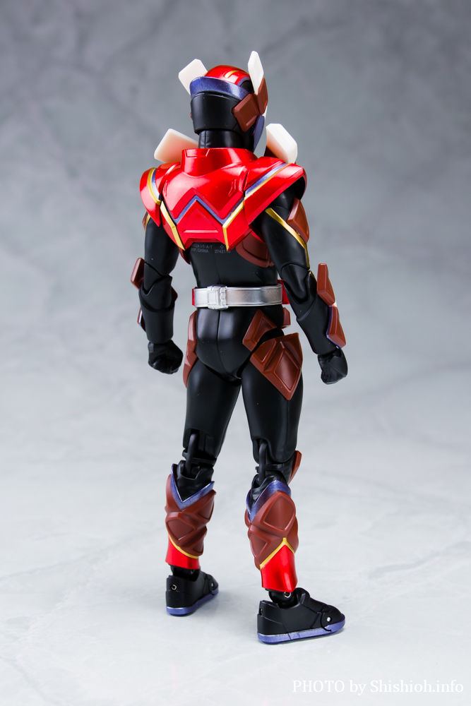 レビュー】S.H.Figuarts 仮面ライダーヴァレン チョコドンフォーム