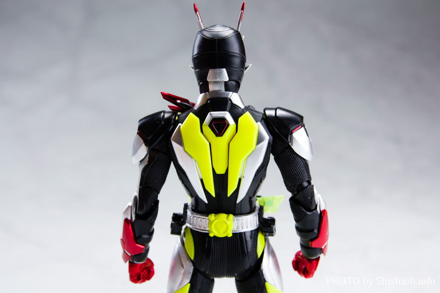 レビュー】S.H.Figuarts 仮面ライダーゼロツー (イズVer.)