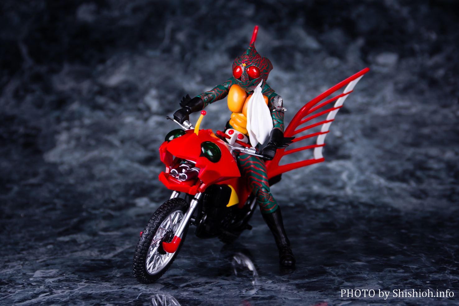 レビュー】 S.H.Figuarts（真骨彫製法）仮面ライダーアマゾン