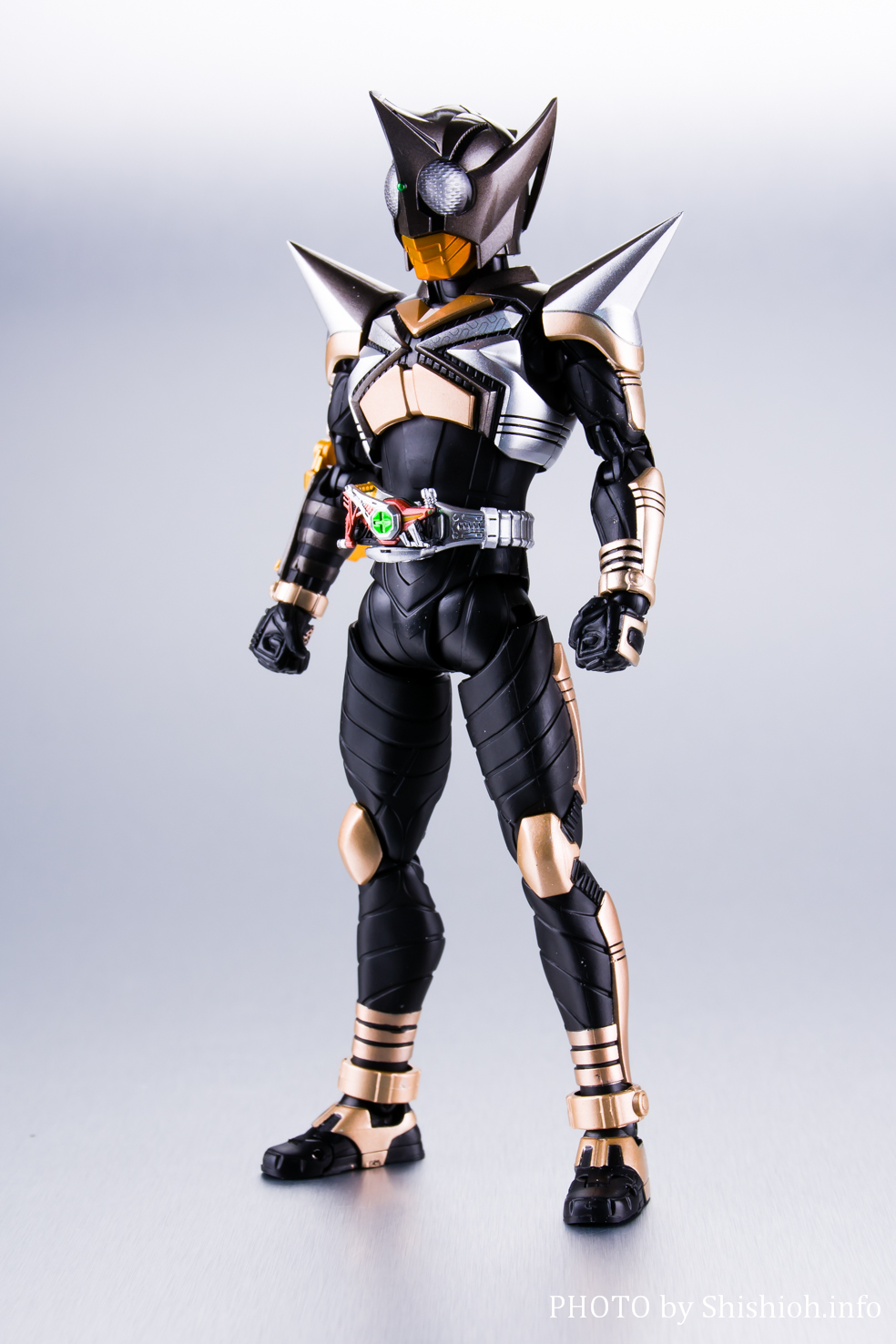 レビュー】S.H.Figuarts（真骨彫製法） 仮面ライダーパンチホッパー