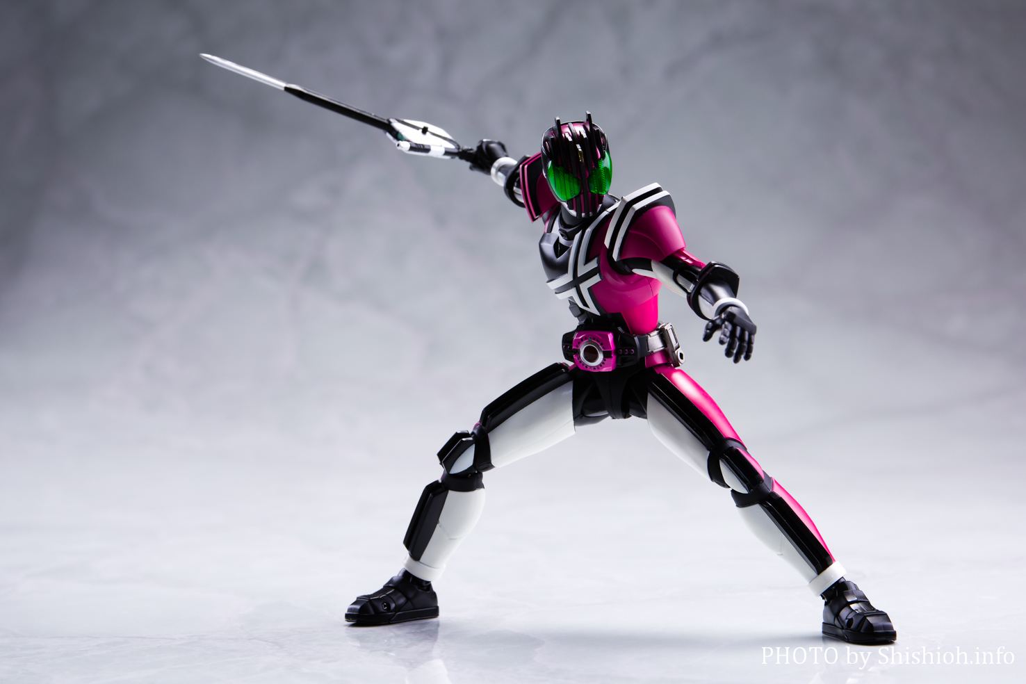 レビュー】 S.H.Figuarts（真骨彫製法） 仮面ライダーディケイド（ネオ