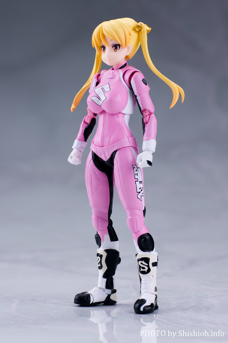 レビュー】 バンダイ S.H.Figuarts 鈴乃木凜（ライダースーツ
