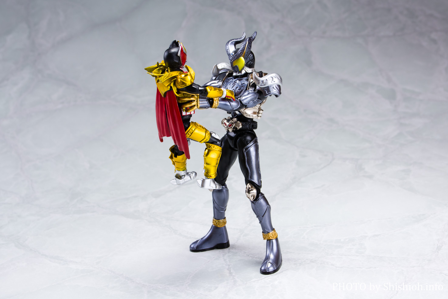 レビュー】装着変身SERIES 仮面ライダーアーク＆仮面ライダーレイ