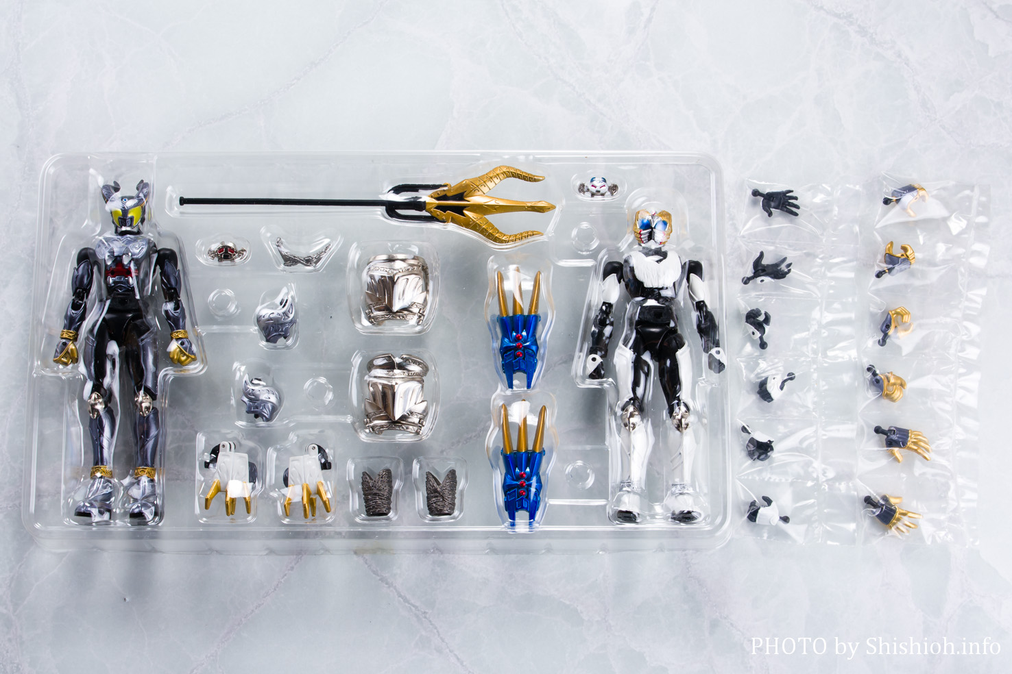 レビュー】装着変身SERIES 仮面ライダーアーク＆仮面ライダーレイ