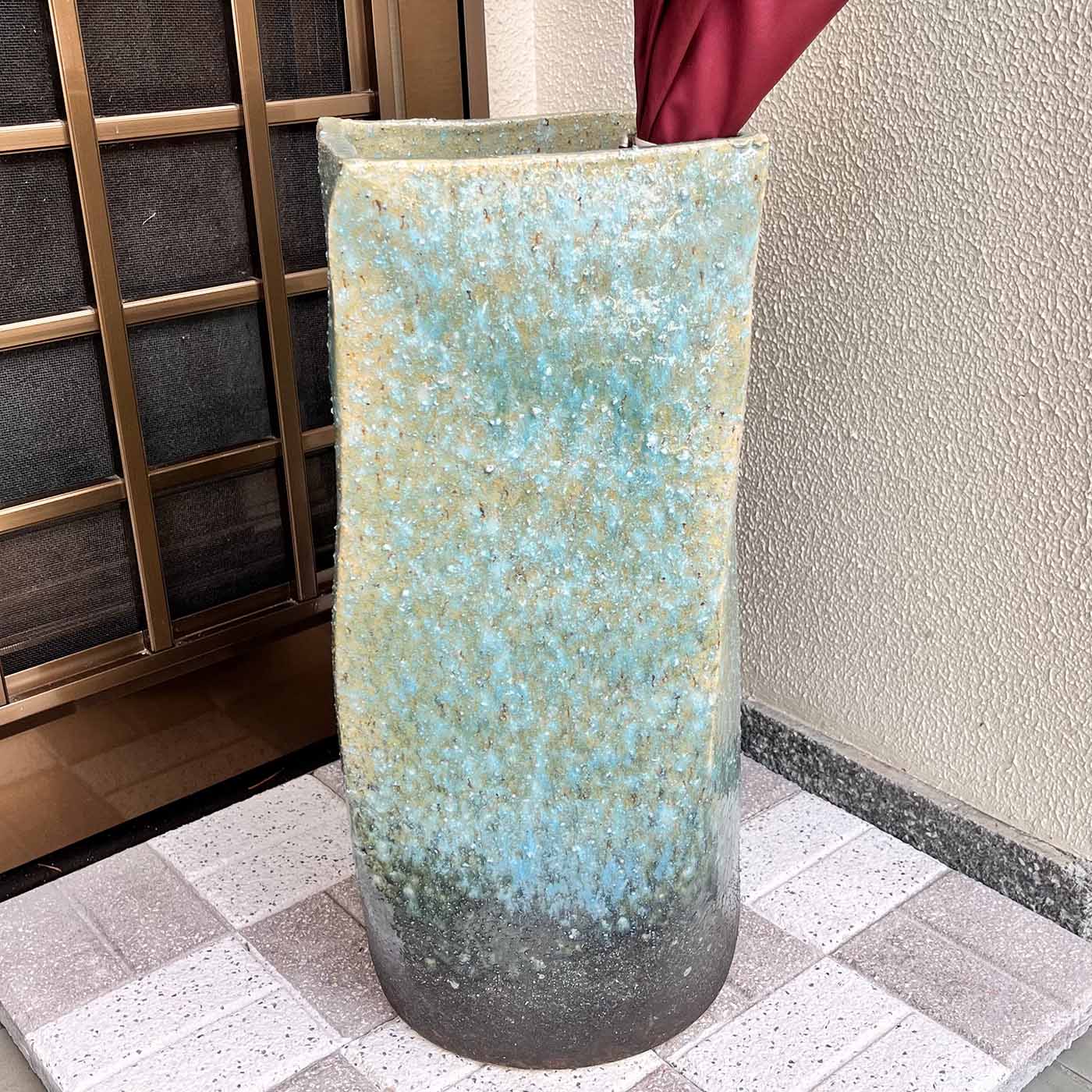 楽天市場】【信楽焼】緑窯変捻り傘立 おしゃれ モダン コンパクト