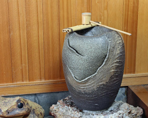 楽天市場】【ポイント10倍】信楽焼 つくばい 響 電動 水 モーター