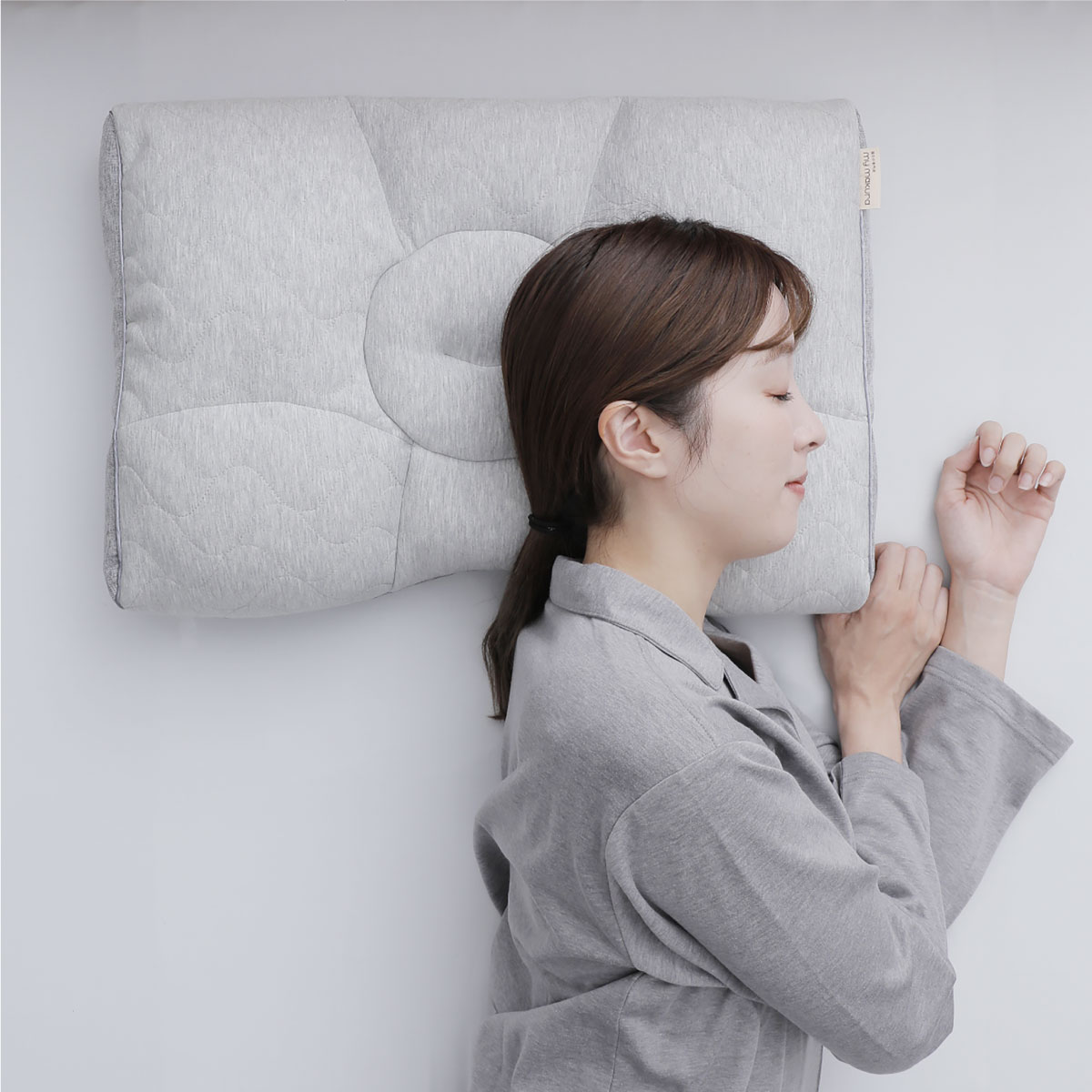 楽天市場】首肩楽寝枕DX グレー (40×58×8cm） 横向き枕 仰向け 横向き