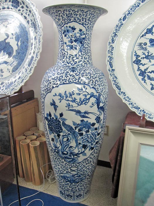 楽天市場】有田焼 染付花鳥図大壺 高さ約1m55cm 陶磁器 花瓶 花生 美術