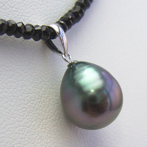 楽天市場】K18/K14WGタヒチ黒蝶真珠ペンダントトップ＆ブラック