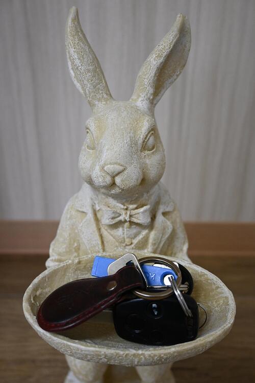 楽天市場】ラビット置物スタンディングバニーうさぎ置物うさぎの執事