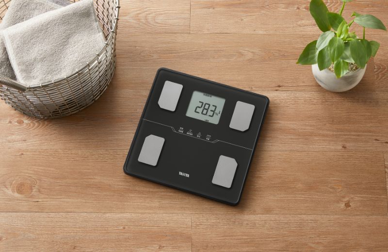 楽天市場】[正規品]タニタ 体組成計 乗るピタ 脚点 スマホ連動 BC-774L