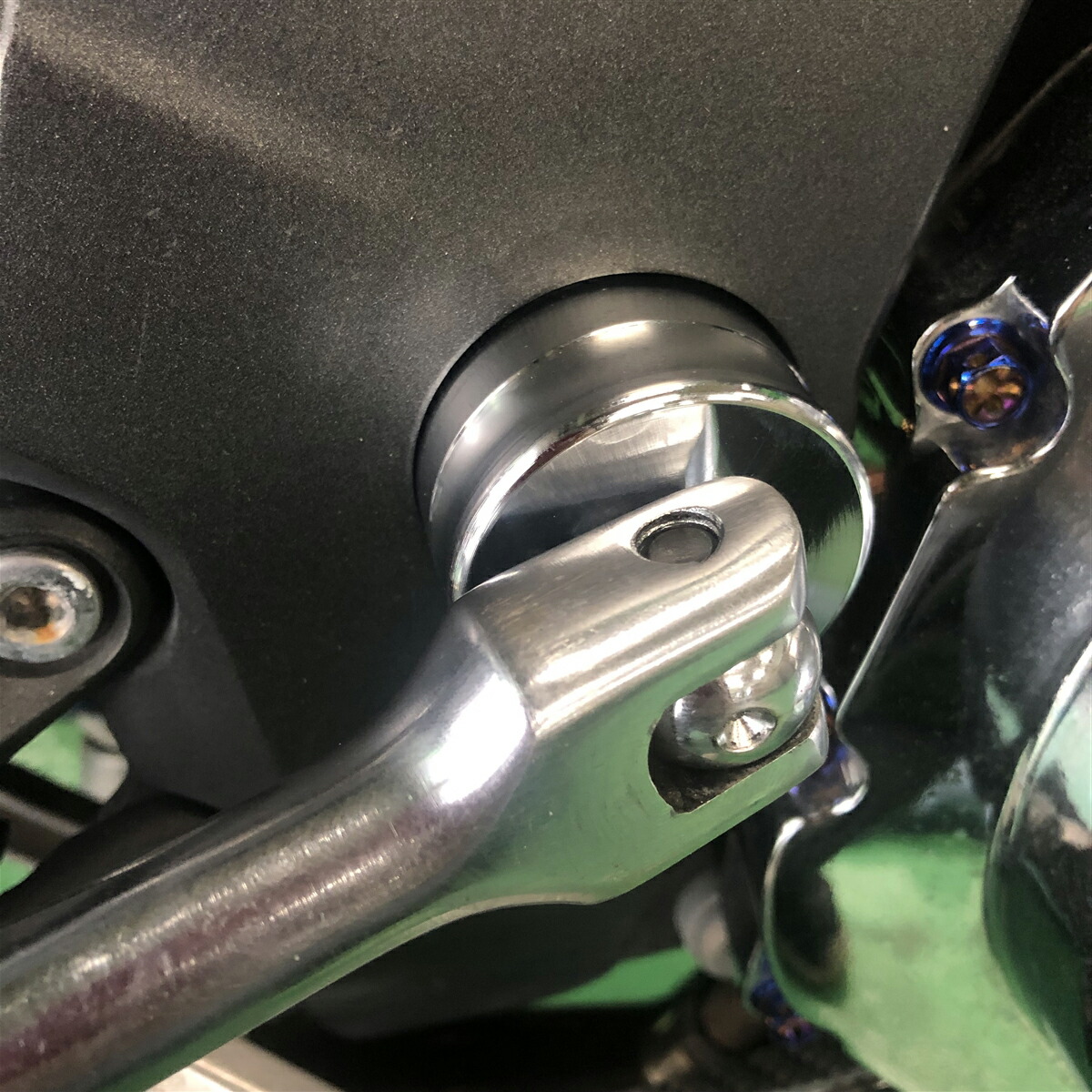 楽天市場】☆KAWASAKI/カワサキ スイングアームシャフト ピボット