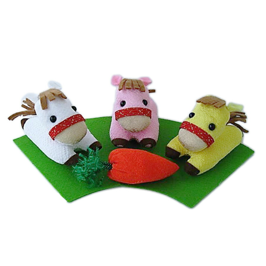 楽天市場】2026干支手作りキット 仲良し三福馬 : 布がたり・ちりめん和