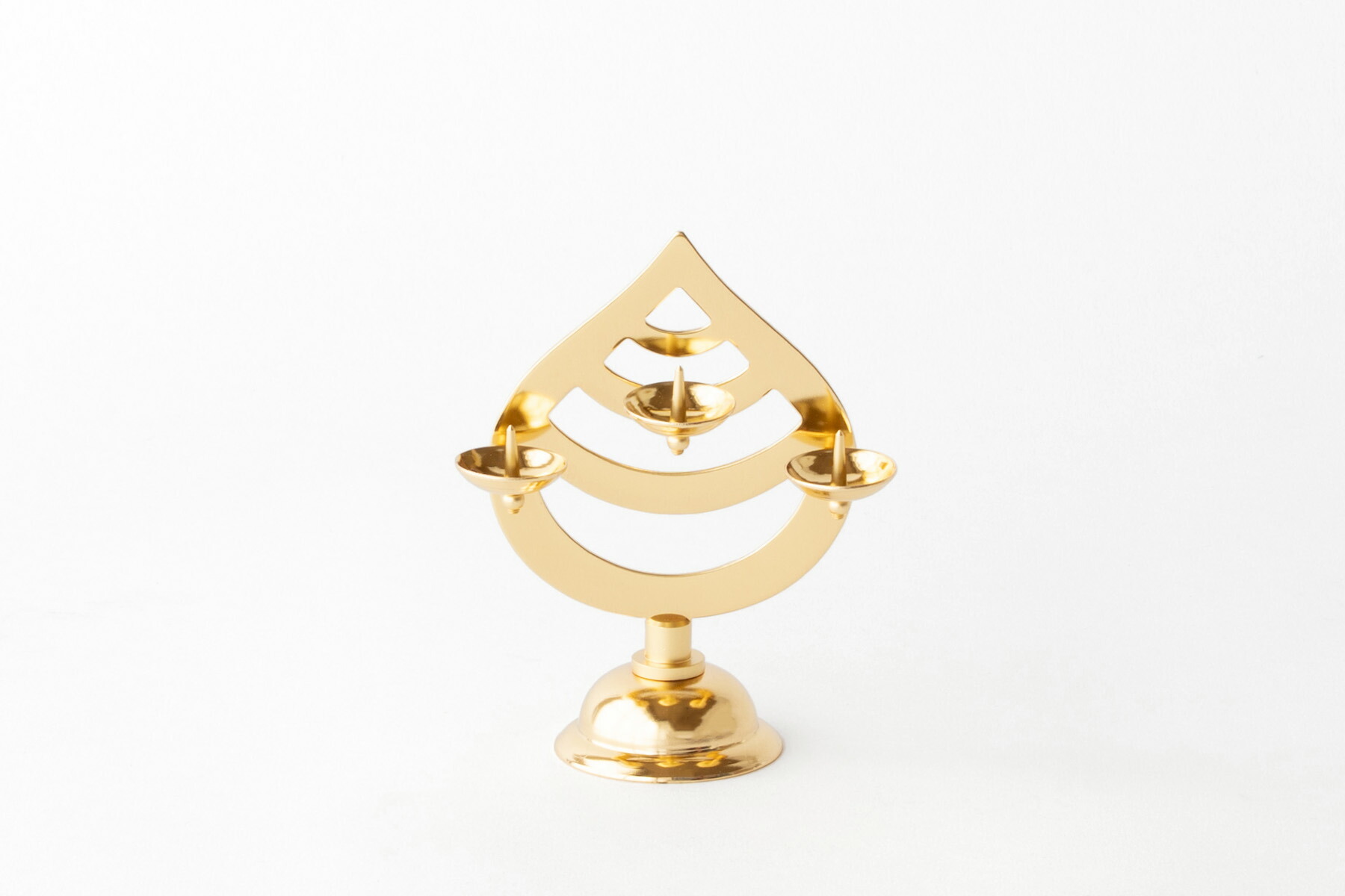 楽天市場】ローソク立て 三宝台 選べる2サイズ 真鍮 上品 伝統的 燭台