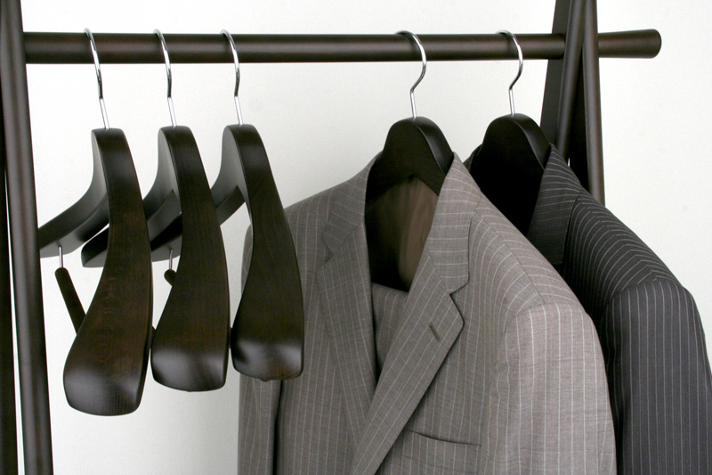 楽天市場】SET-01/フェルトバー/木製メンズスーツハンガー/5本組