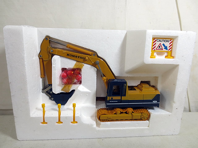 楽天市場】新品 トミカ ダンディ コマツパワーショベル PC200 DK-001