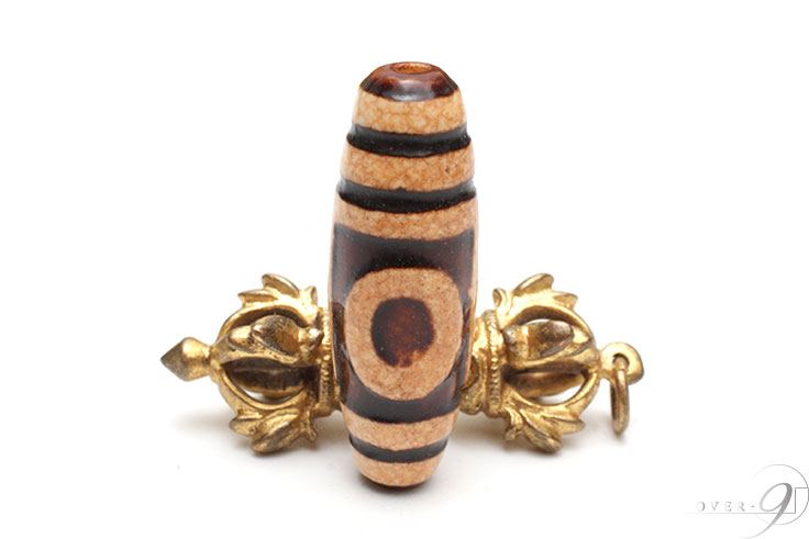 入手困難 dZi beadsジービーズ 西蔵 上肯 龍紋 玉髄 十八眼天珠 dZi beadsジービーズ 西蔵 玉髄 上肯 龍紋 水紋虎牙天珠