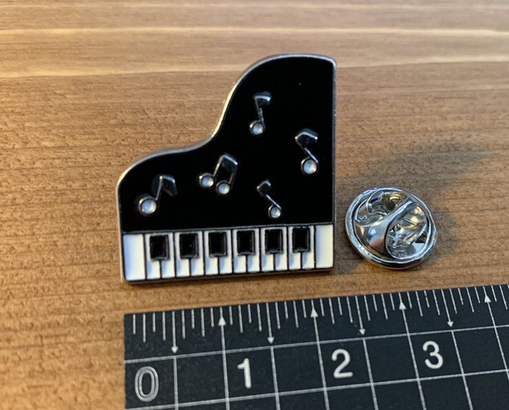 楽天市場】ピアノ 音符 楽器 ピンバッジ ピンズ バタフライクラッチ