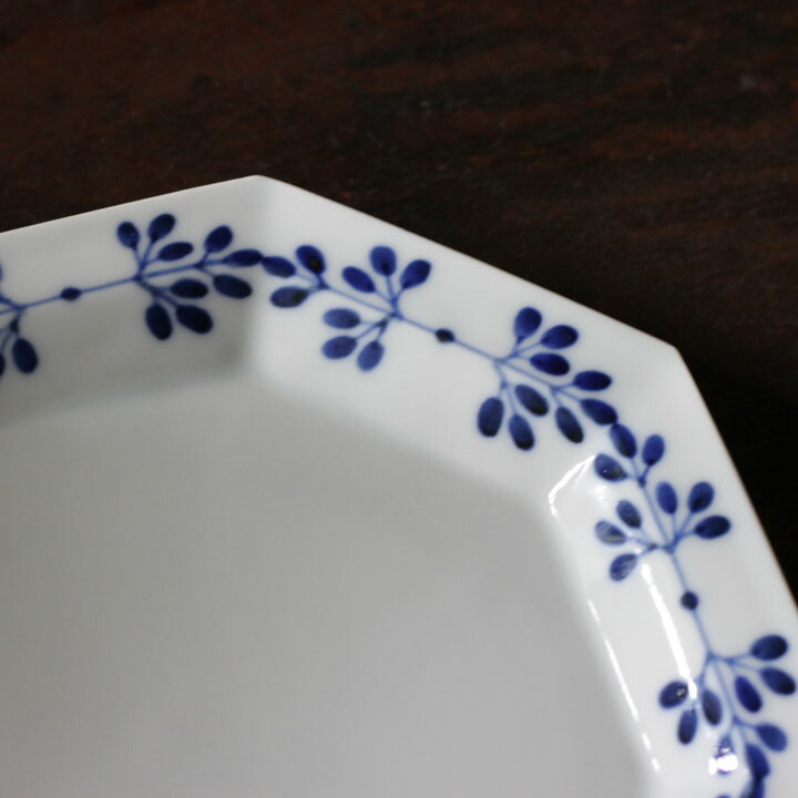 楽天市場】徳永遊心窯 染付 渕葉紋 八角皿│九谷焼 おかず スイーツ