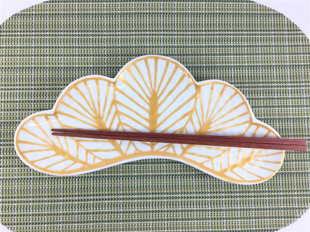 楽天市場】有田焼 幸楽窯 松葉形 前菜皿 (白・金 / 白・銀 / 茶緑 / 茶