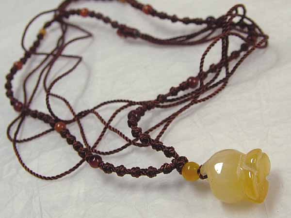 楽天市場】□龍香堂□☆珍品！黄龍玉ペンダント（花型） : 龍香堂