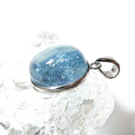楽天市場】アクアマリン ペンダントトップ ブラジル産 藍玉 天然石