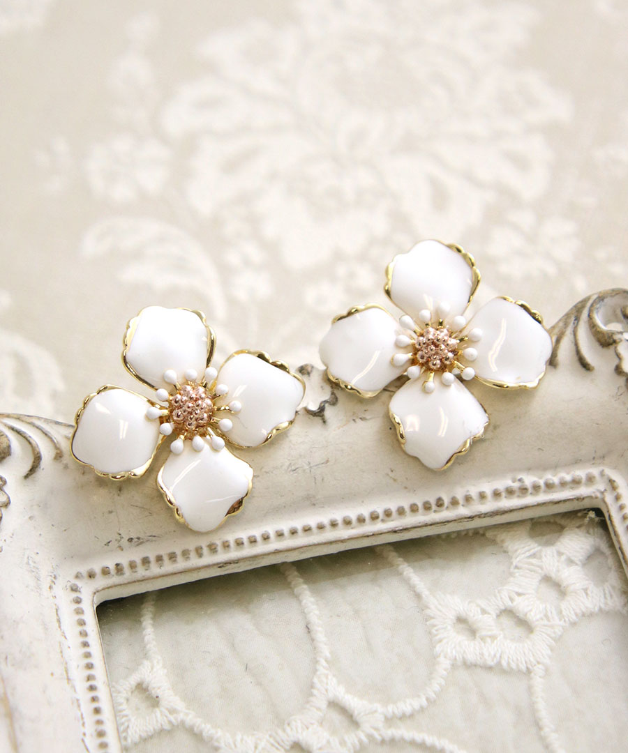 楽天市場】◇SALE◇ピアス イヤリング フラワー エナメル調 大ぶり