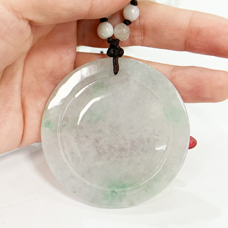 楽天市場】【ｾｰﾙ】彫刻翡翠 53mm/92P ペンダント 彫刻ヒスイ 翡翠彫刻