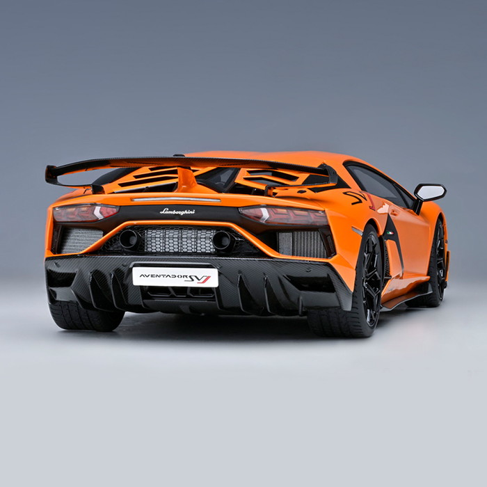 楽天市場】ミニカー 1/18 ランボルギーニ アヴェンタドール SVJ