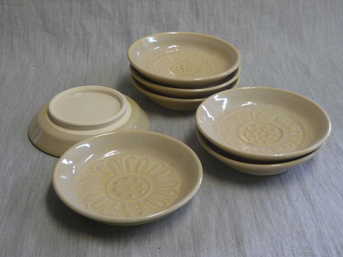 楽天市場】赤膚焼 南都七大寺 古代瓦 銘々皿 7枚組 昭山造 : 赤膚焼