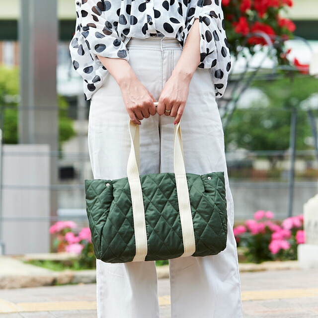 楽天市場】スマホより軽い超軽量ふわふわキルティング2wayトート 日本