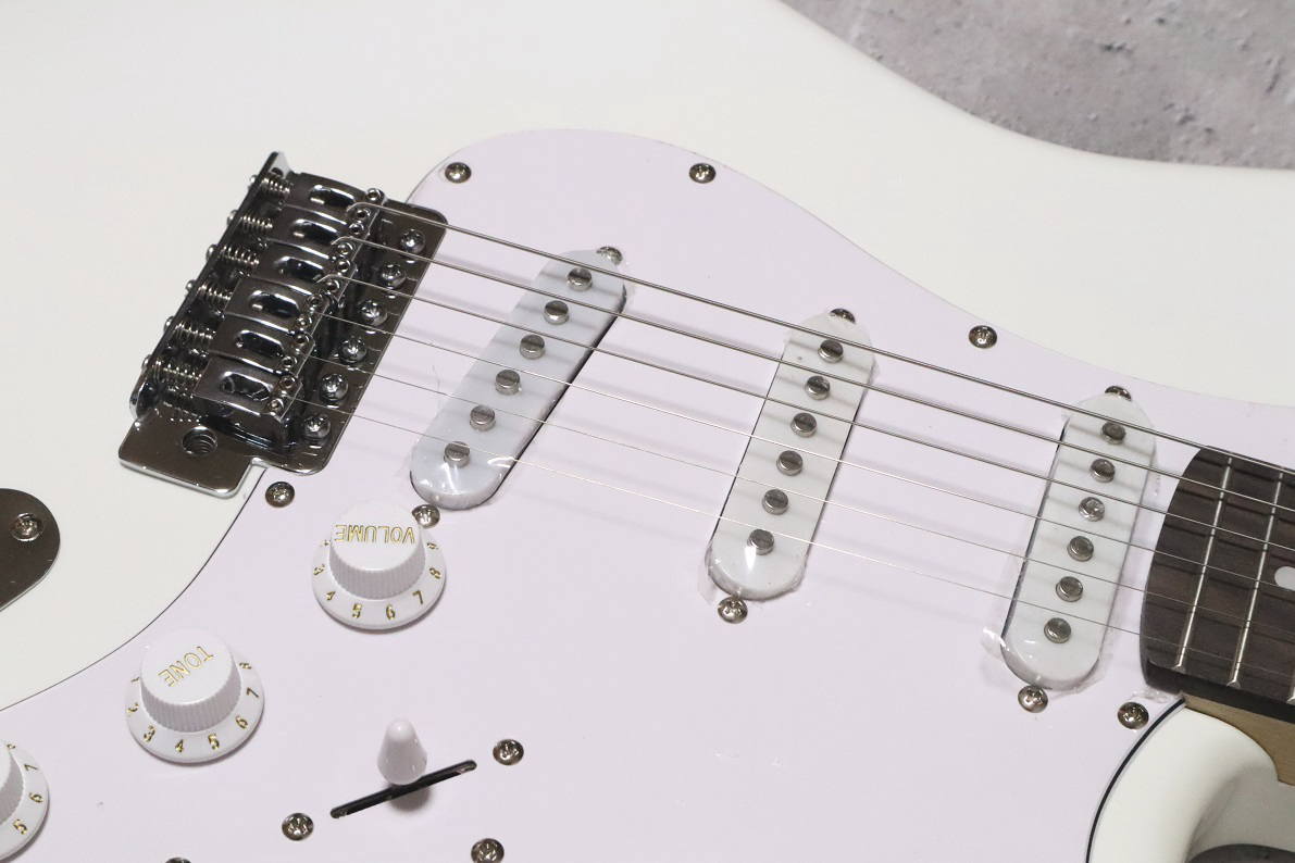 楽天市場】ARIA Legend LST-Z WH アリア レジェンド ストラト・タイプ