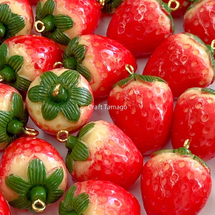 楽天市場】チャームパーツ いちご 苺 ゴールド金具 10個 資材 素材