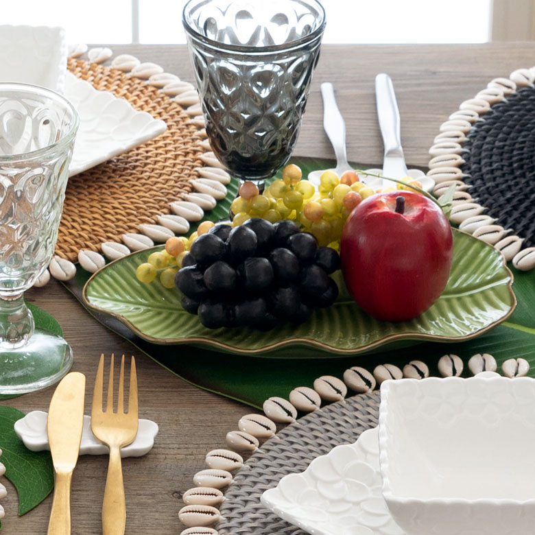 楽天市場】プレート バナナリーフ柄 Sサイズ 全長19cm グリーン 陶器製