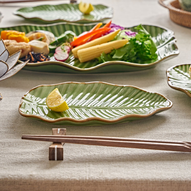 楽天市場】プレート バナナリーフ柄 Sサイズ 全長19cm グリーン 陶器製