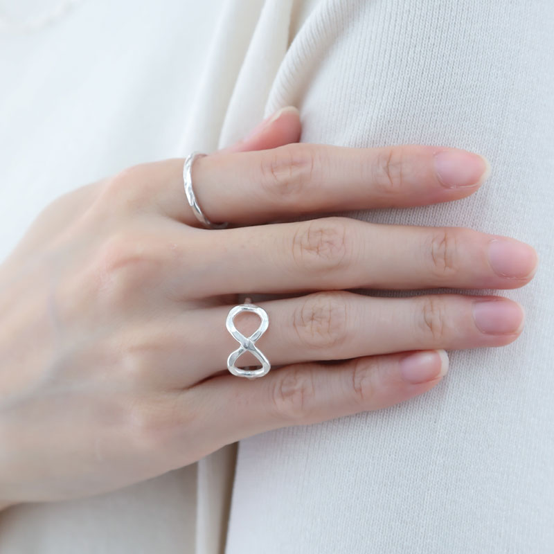 楽天市場】槌目インフィニティ カレンシルバーリング 指輪 レディース