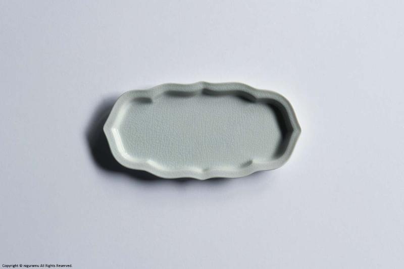 楽天市場】油煙形突出皿 215mm / 貫入白磁【KATA KUTANI / 型九谷