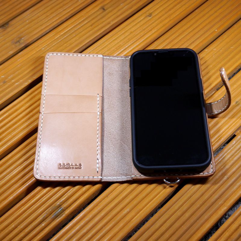 楽天市場】iPhone 15 Pro アイフォン15 プロ 横型 新型 革ベロ式 手帳