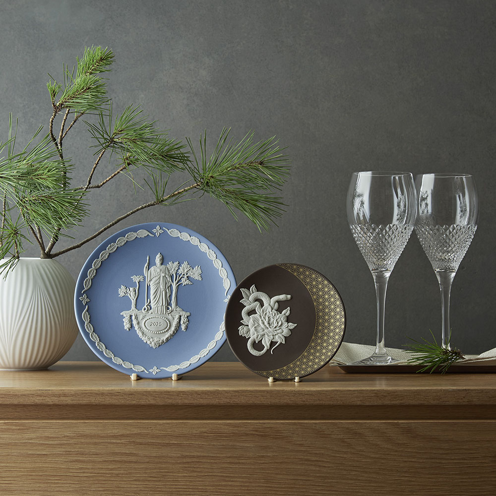 楽天市場】ウェッジウッドのイヤープレート ジャスパーウェア イヤー