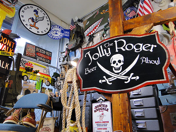 楽天市場】海賊マーク パブサイン U.S.ヘヴィースチールサイン 看板