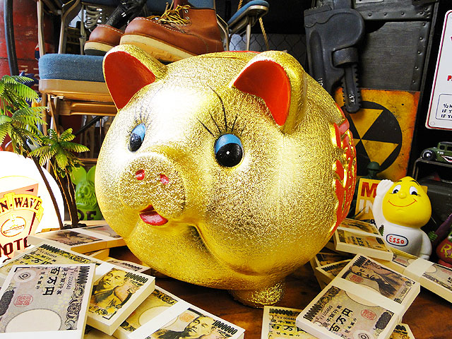 楽天市場】金運財運を招く縁起のいい金のブタさん 貯金箱 特大サイズ