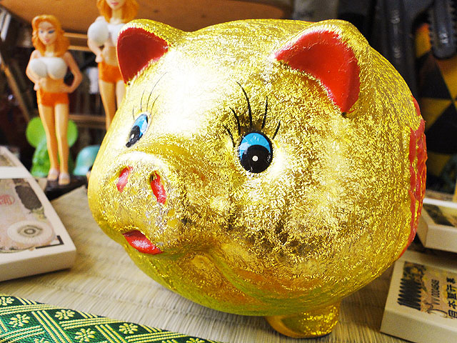 楽天市場】金運財運を招く縁起のいい金のブタさん 貯金箱 子豚 Sサイズ