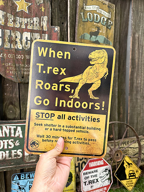 楽天市場】ジュラシックワールド メタルワーニングサイン コレクション