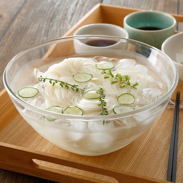 楽天市場】【耐熱ガラス製】【水切りしたらそのまま食卓へ