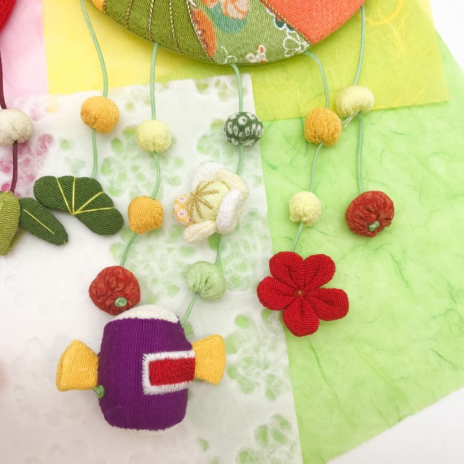 楽天市場】つるし飾り 置物 おしゃれ [毬-4 幸福 壁飾り 変わり下げ