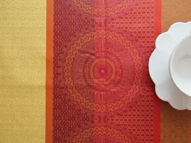 楽天市場】【フランス直輸入】撥水加工ジャガード織テーブルクロス