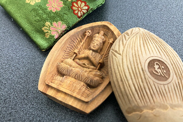 楽天市場】総白檀お守り仏 千手観音菩薩 守護本尊(子年) 金襴袋付 送料